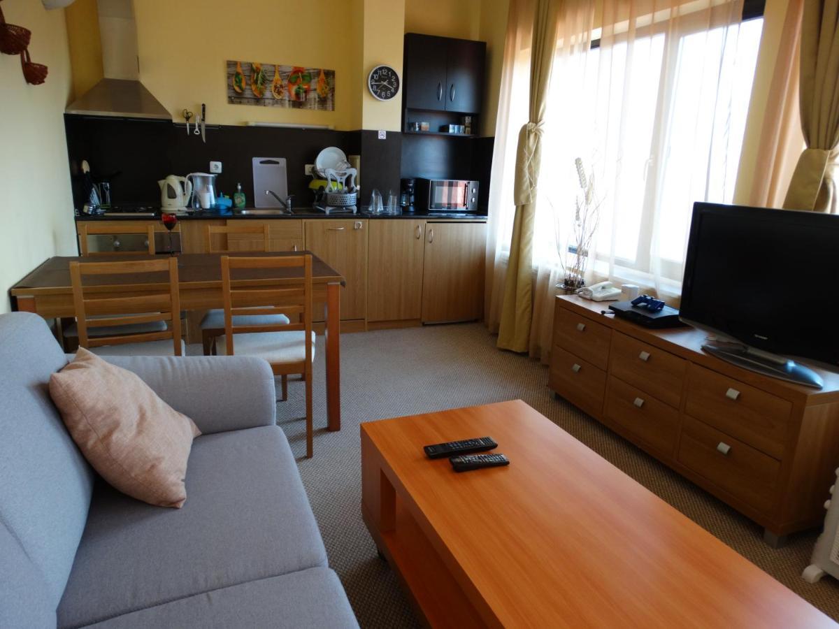 Snezhankas Apartment 팜포로보 외부 사진